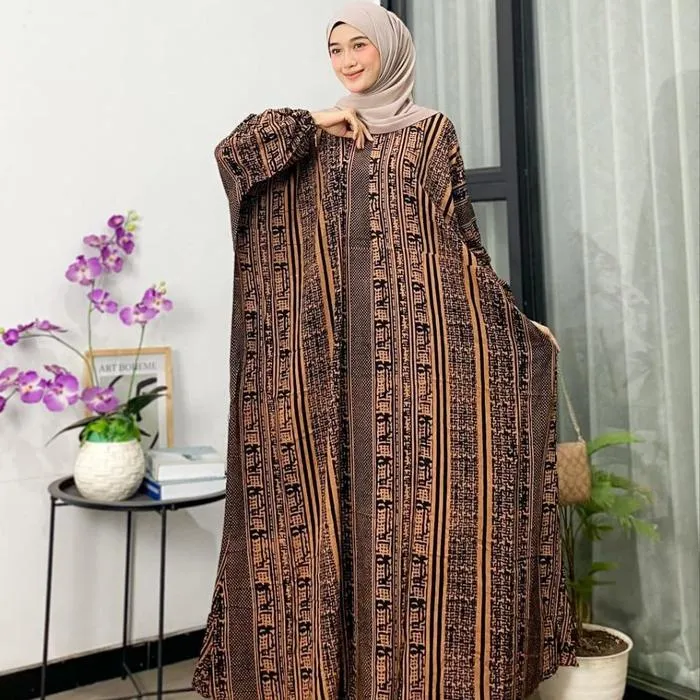 Kaftan Pamela warna Hitam